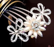 Load image into Gallery viewer, Gold  Butterfly and Flower Hair comb