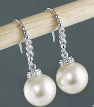 Load image into Gallery viewer, Pearl Earrings