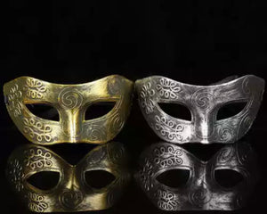 Men’s or Ladies antique masquerade mask.