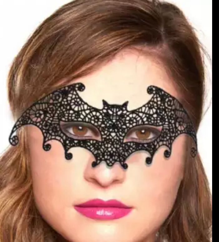 Lace masque